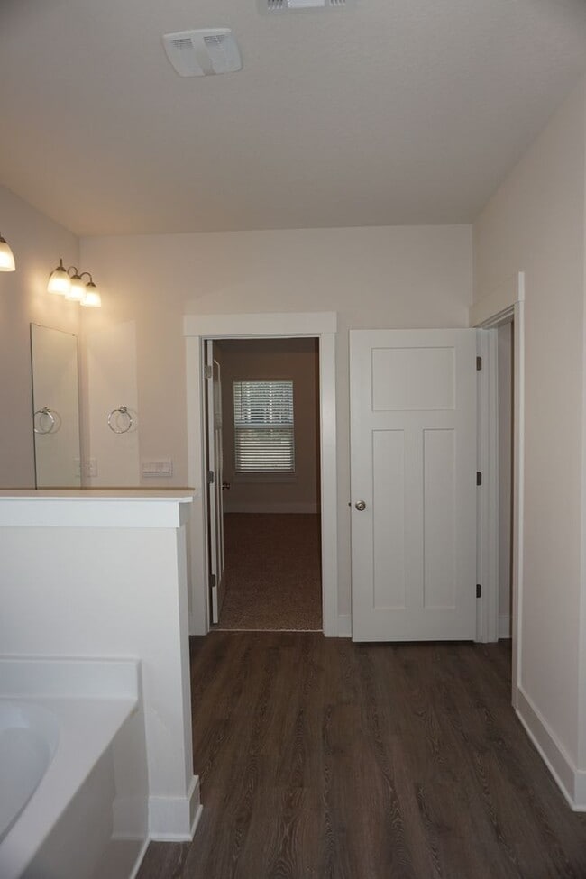 Building Photo - New Home in Gulf Breeze