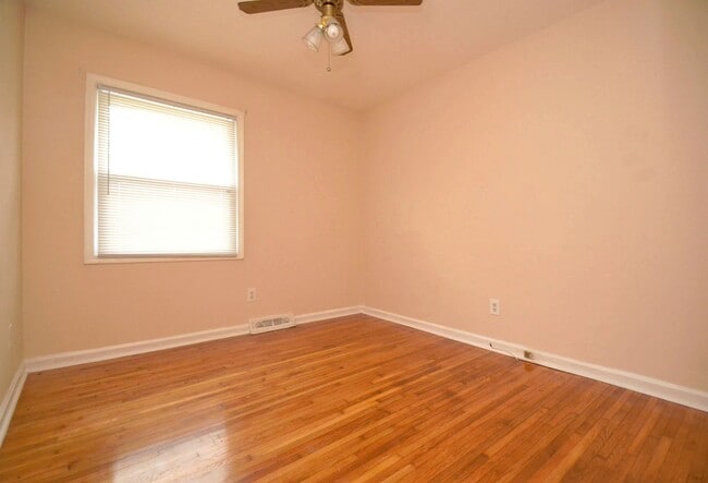 Building Photo - 3BR Ranch – Near Whitewater Center & I-485