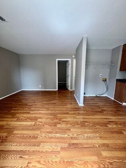Building Photo - 4010 Hutson Ave