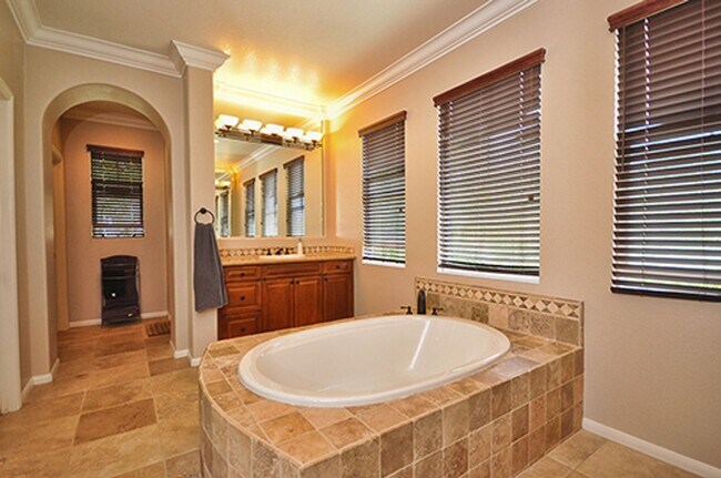 Building Photo - Simply Gorgeous 4+ BR Home with many Amenities!!!