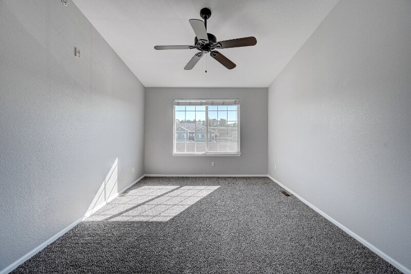 Building Photo - 431 Black Feather Loop