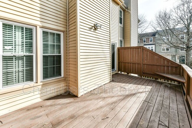 Building Photo - 21 Fendall Ave