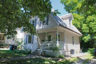 Building Photo - 614 1/2 N Gilbert St-