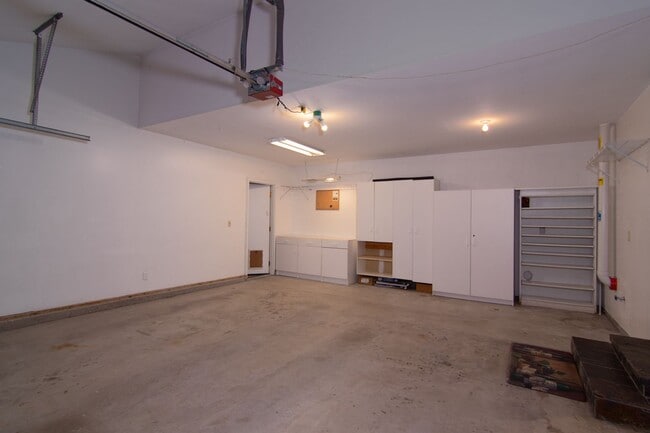 Building Photo - COMING SOON !! 3 bed 2.5 Bath Home on .5 acre lot in corner of Culdesac Mead School District