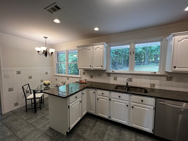 Building Photo - 56 Grandview Pl