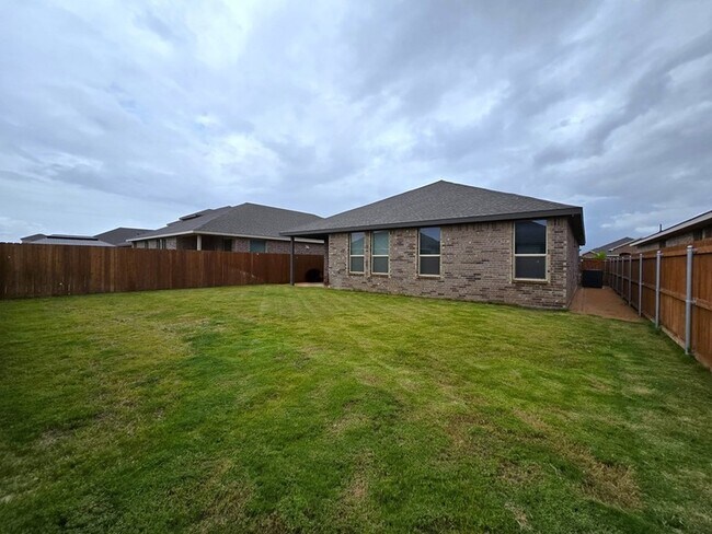 Building Photo - 2208 Pike Way