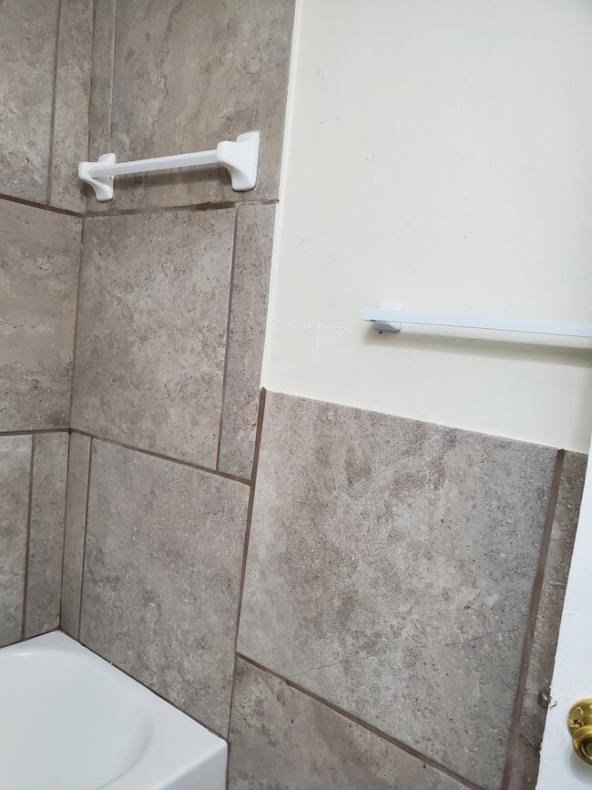 Building Photo - 1739 Dairy St