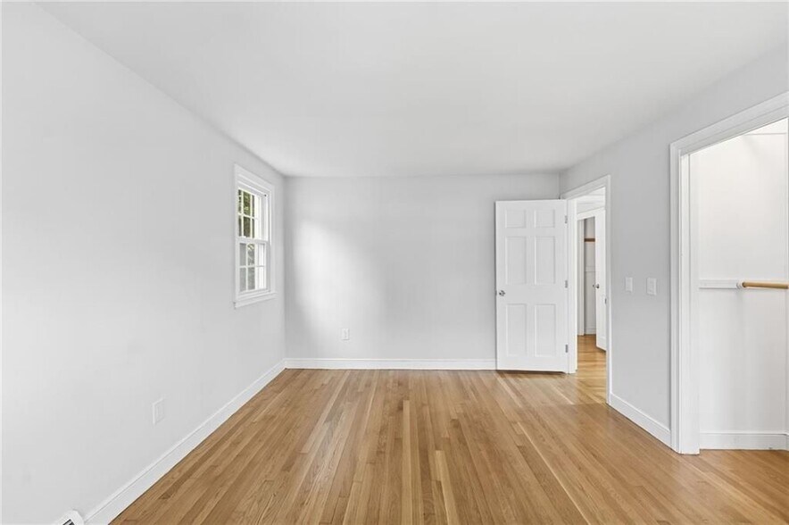 Building Photo - 38 Juniper Ln