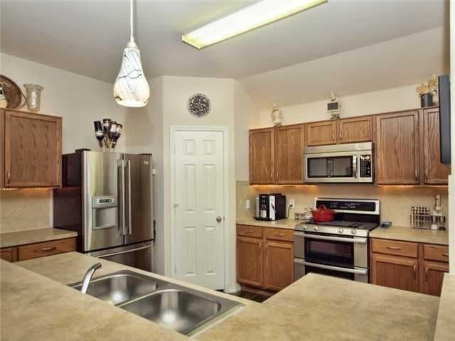 Building Photo - 533 Golden Creek Dr