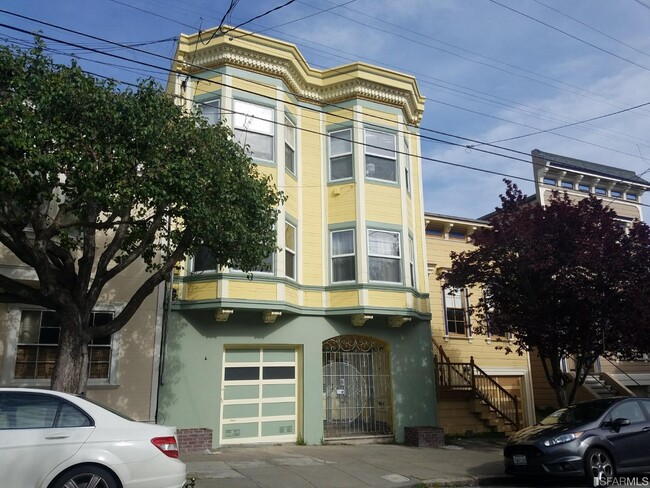 Primary Photo - 1542 Baker St