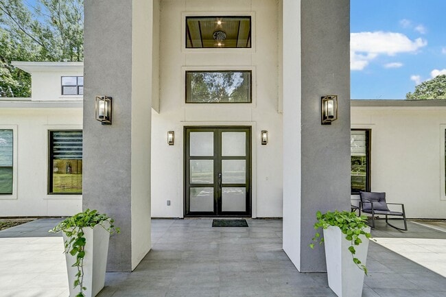 Building Photo - 26511 Meadow Ln