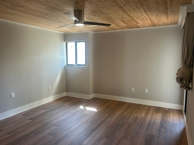 Building Photo - 240 Windward Passage