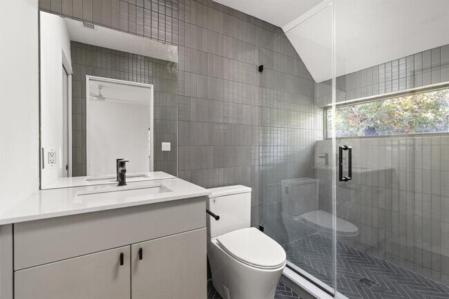 Building Photo - 1603 Chelsea Ln