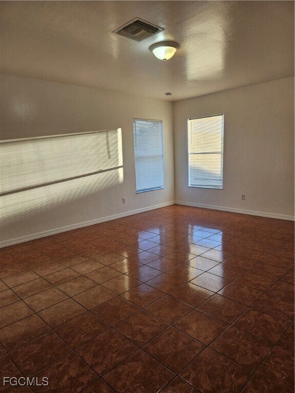 Building Photo - 2511 Sunniland Blvd