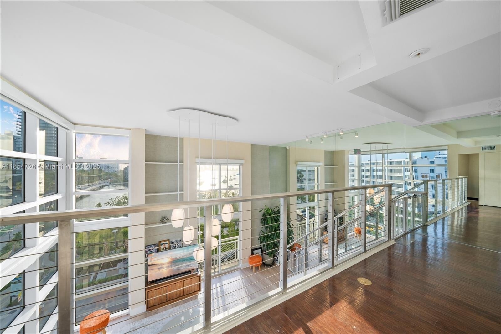 Building Photo - 1701 Sunset Harbour Dr