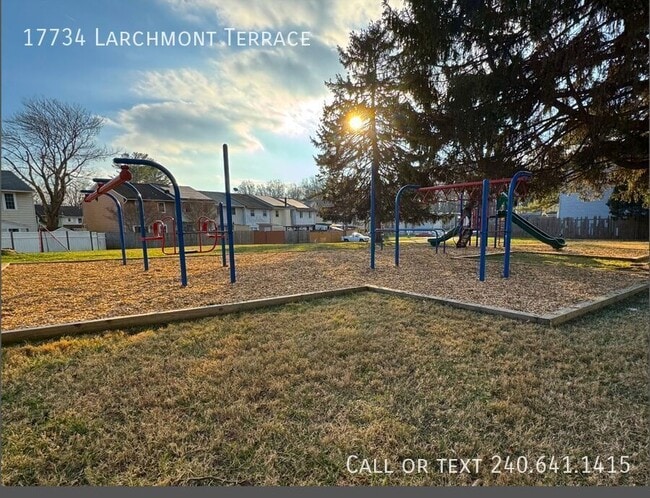 Building Photo - 17734 Larchmont Terrace