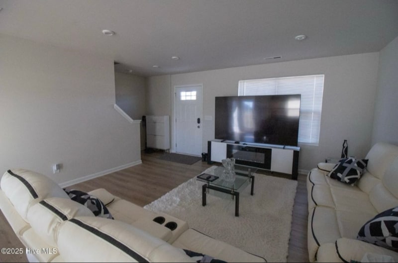 Building Photo - 8950 Shallow Crk Trl