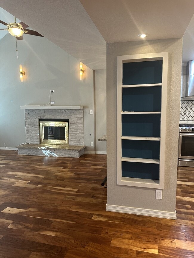 Building Photo - 5615 Burning Tree Dr