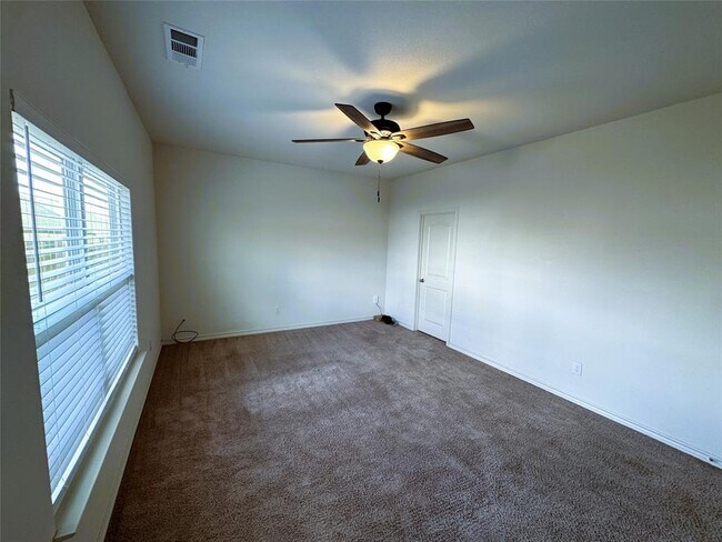 Building Photo - 356 Cres Park Dr