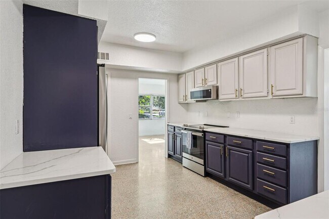 Building Photo - 1601 Triangle Ave