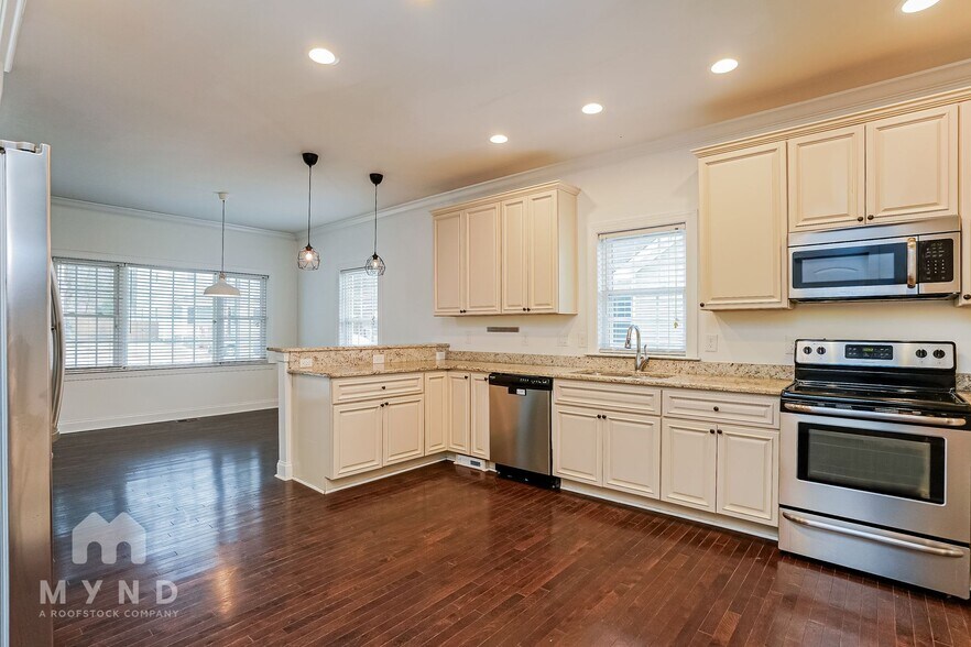 Building Photo - 211 Idlewild Ave