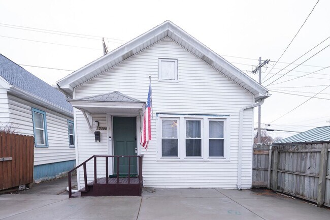 Building Photo - 1539 S 11th St