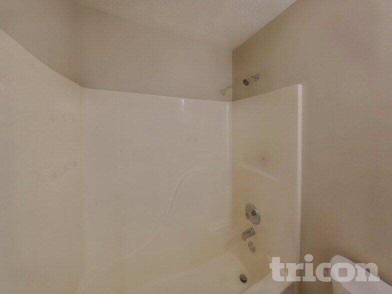 Building Photo - 165 Bridge Landing