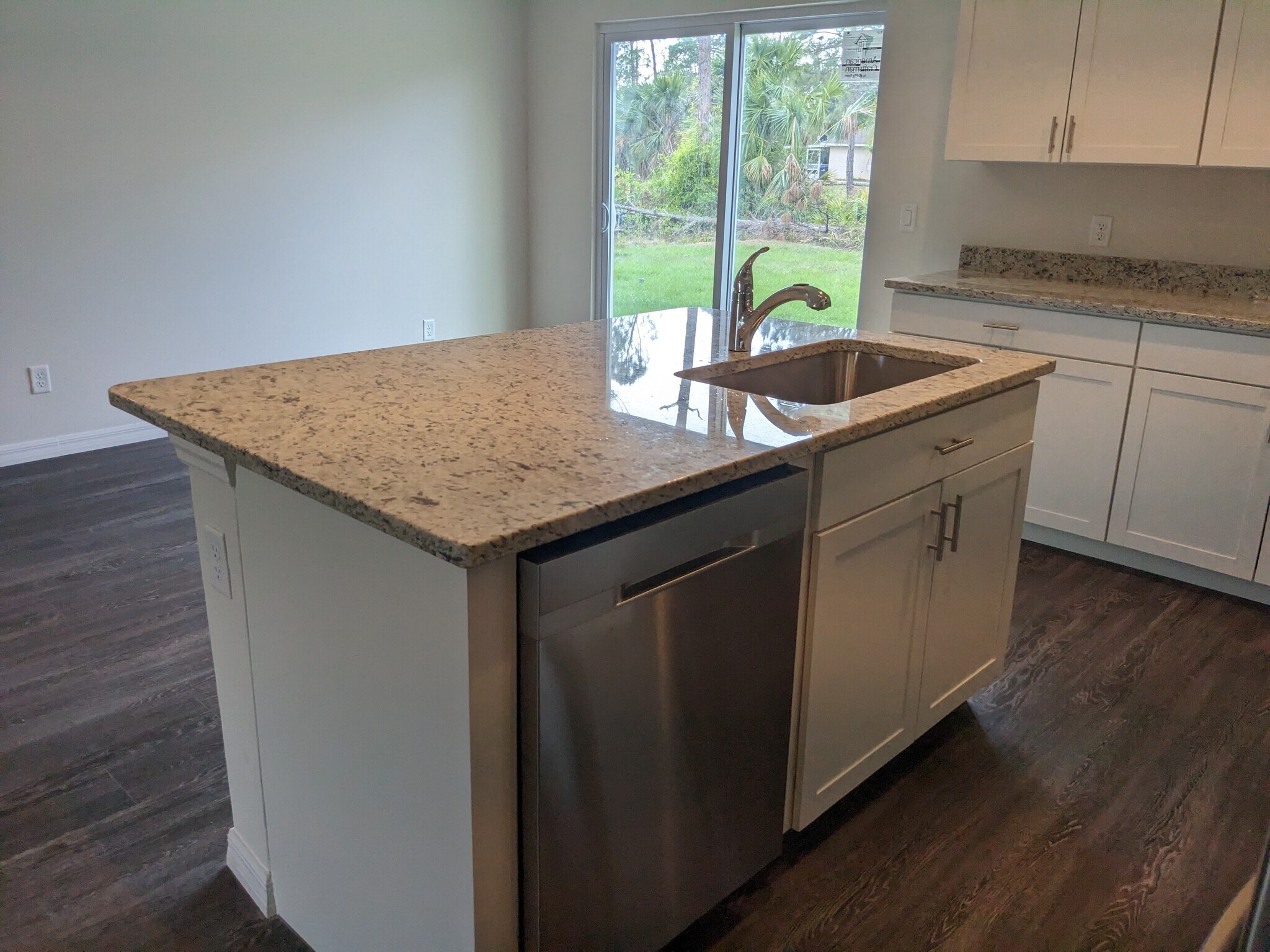 Building Photo - 5900 Cazler Ave