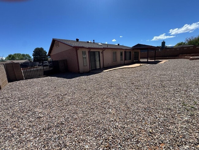 Building Photo - 4877 Los Reyes Dr