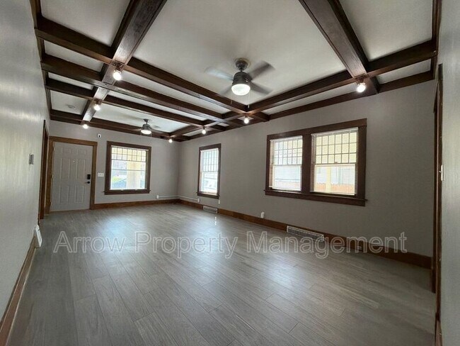 Building Photo - 2049 Worthington Ave