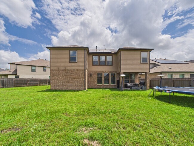Building Photo - 24711 Miltonwood St