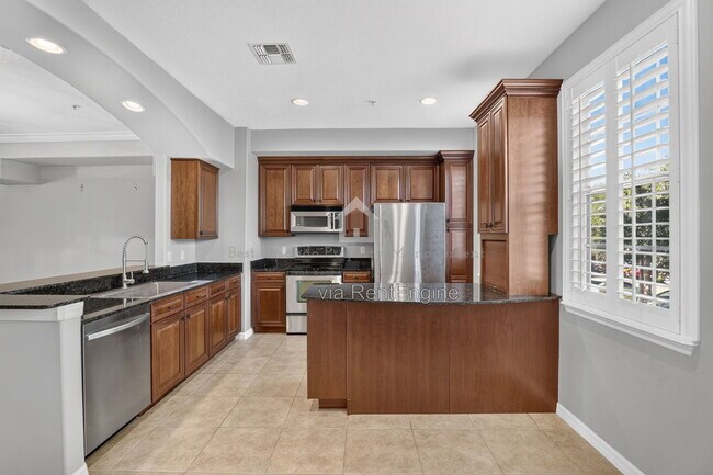 Building Photo - 1383 Chatfield Pl