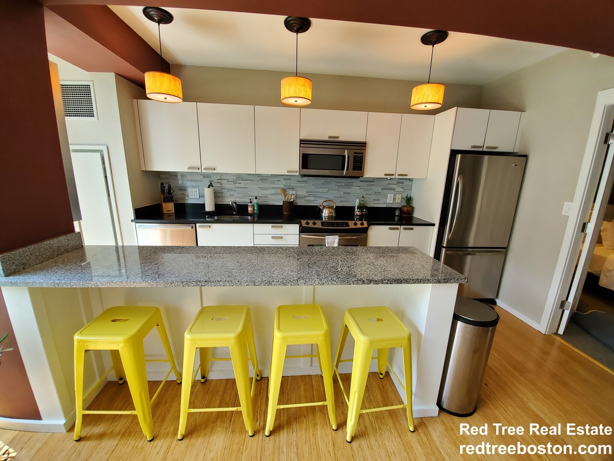 Building Photo - 2 Earhart St