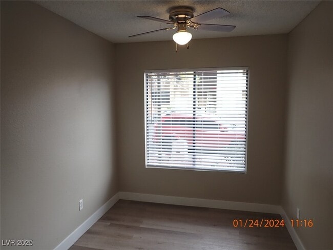 Building Photo - 4571 Carriage Park Dr