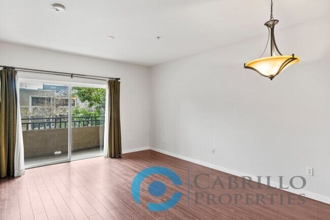 Building Photo - 2330 1st Ave