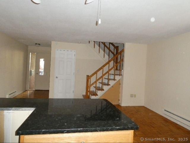 Building Photo - 203 W Walk