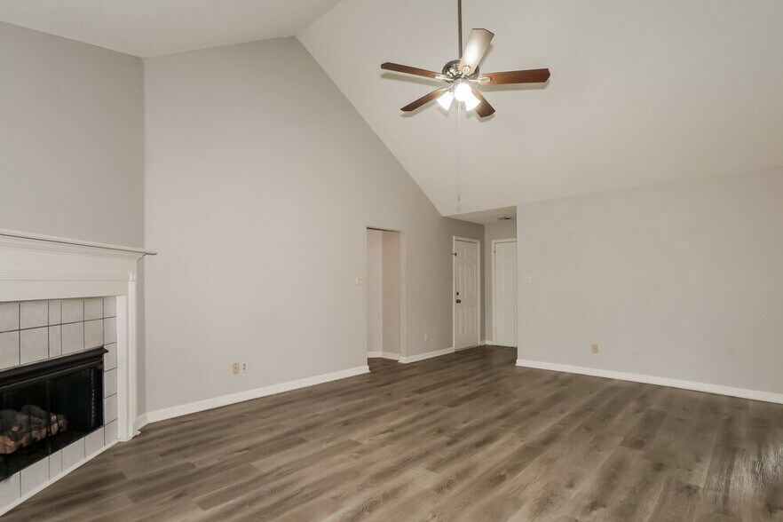 Building Photo - 6888 Skylar Mill Ave