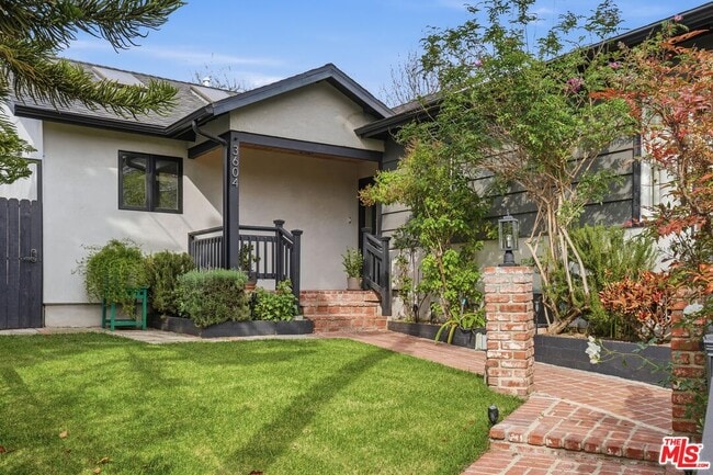 Building Photo - 3604 Stewart Ave