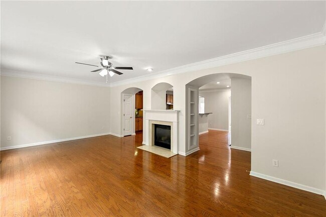 Building Photo - 10870 Brunson Dr