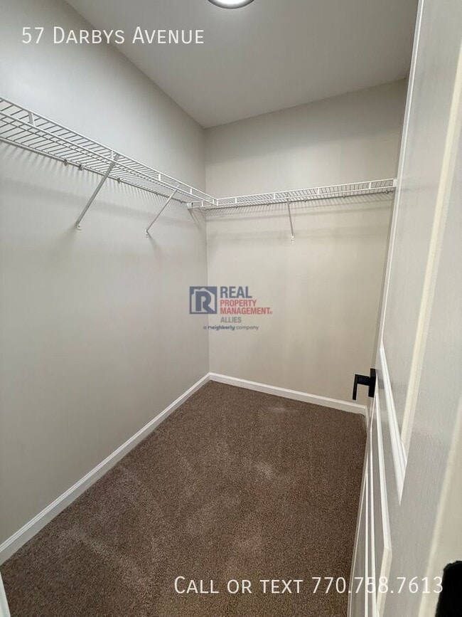 Building Photo - 57 Darbys Ave