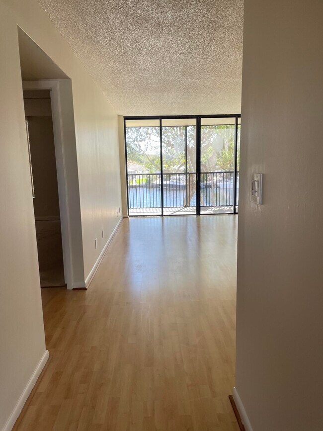 Building Photo - 14 Royal Palm Way