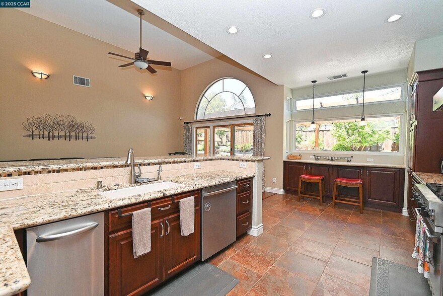 Building Photo - 800 Beaver Creek Ct