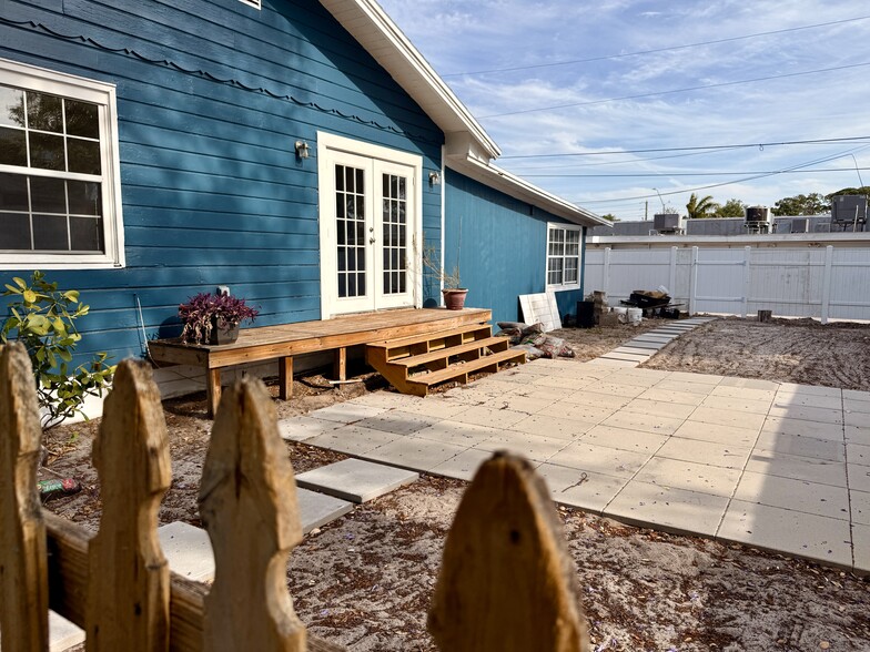 Building Photo - 7220 1st Ave N
