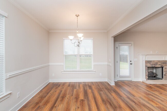 Building Photo - Beautiful and spacious 2 Story in Summerto...