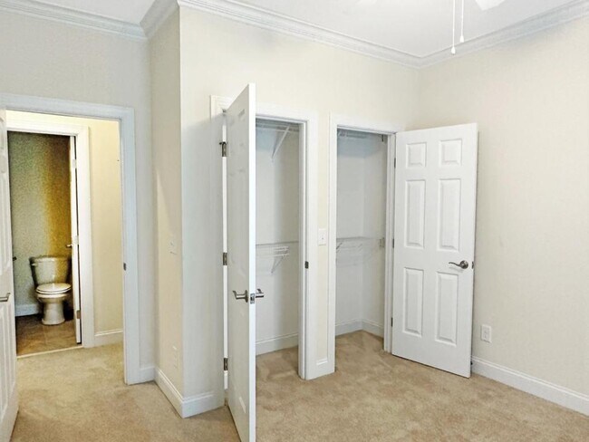 Building Photo - 56 Nandina Dr