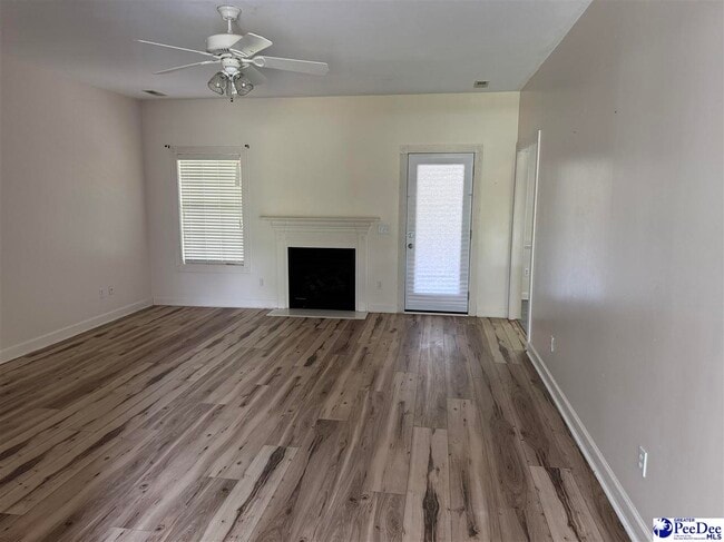 Building Photo - 3401 Saxon Dr