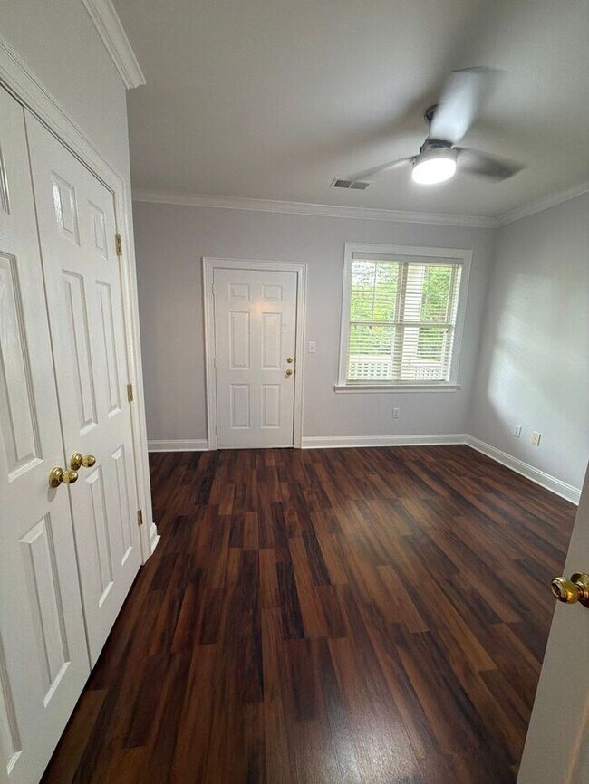 Building Photo - T.R. Lawing Realty Property