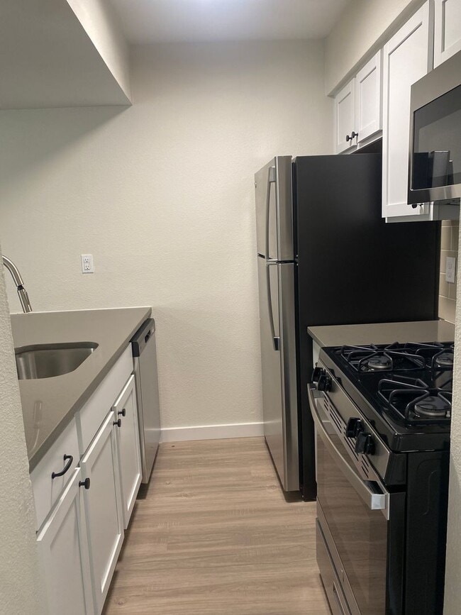 Interior Photo - Kensington Court