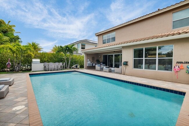Building Photo - 9712 Celtic Sea Ln