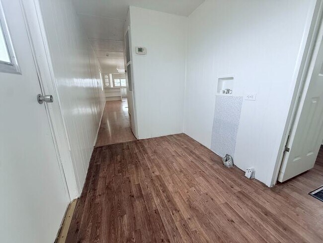 Building Photo - 3601 E Wyoming Ave